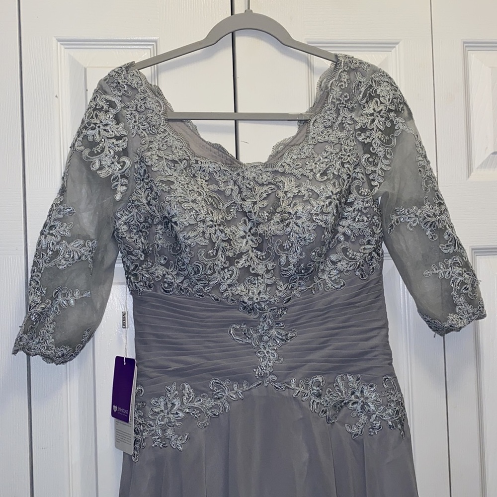A-line Scoop Knee-Length Chiffon Lace With Pleats Mother of the Bride Dress - Picture 6 of 10